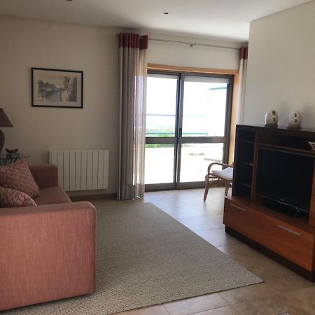 Beachfront Apartment With Sea View Azurara Kültér fotó